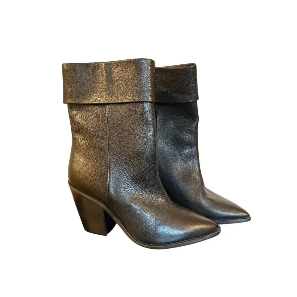 Lisa Vickey Mae leather black point toe boot size 6